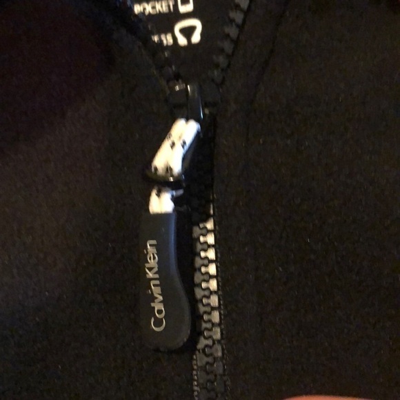 Calvin Klein Performance Jacket! - Picture 5 of 7